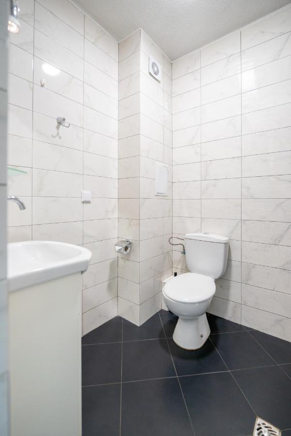 Cozy Little Apartment In Studentski Grad Sofia Esterno foto