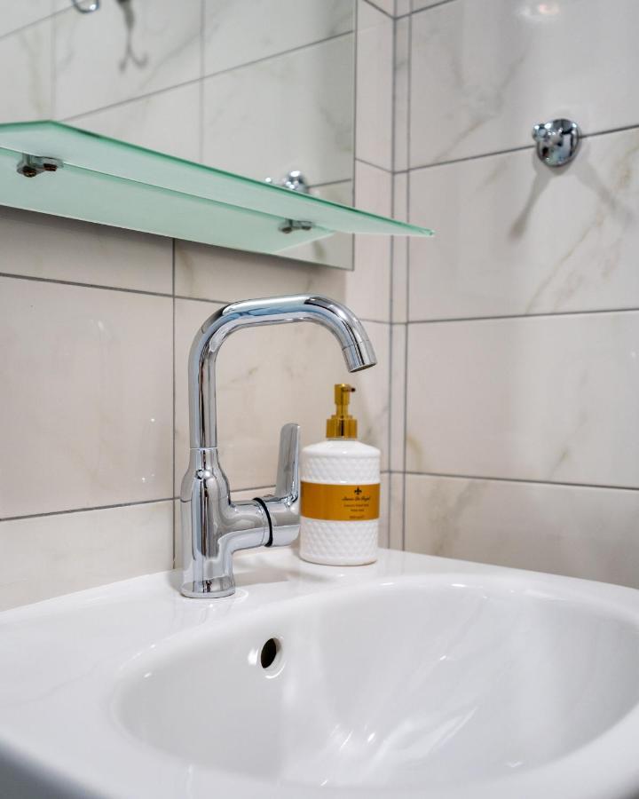 Cozy Little Apartment In Studentski Grad Sofia Esterno foto