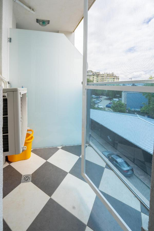 Cozy Little Apartment In Studentski Grad Sofia Esterno foto